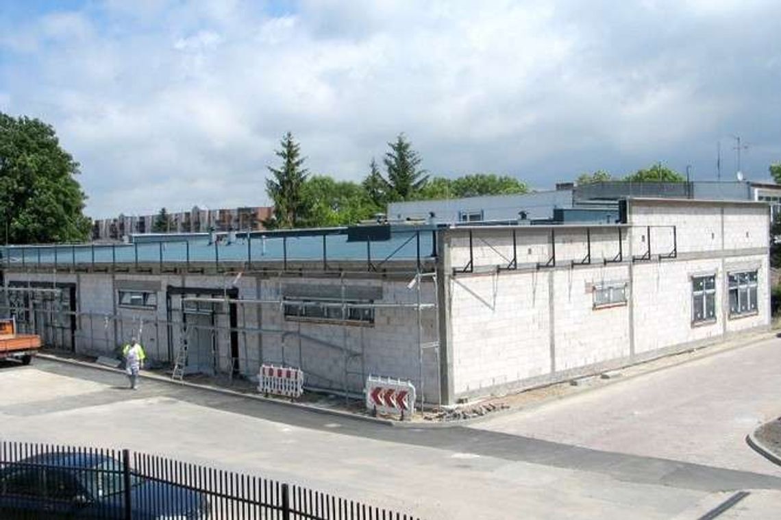 Nowe szatnie z poślizgiem. "Zaszły okoliczności niezależne od wykonawcy"