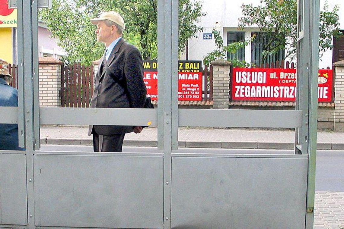 Nowe wiaty przystankowe bez reklam przez 5 lat