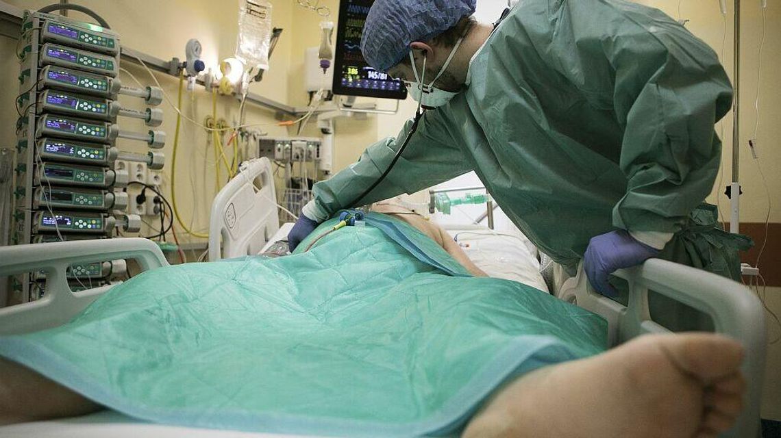 Nowe zakażenia koronawirusem. W Polsce - nieco ponad 7 tysięcy, w Lubelskiem - blisko 200