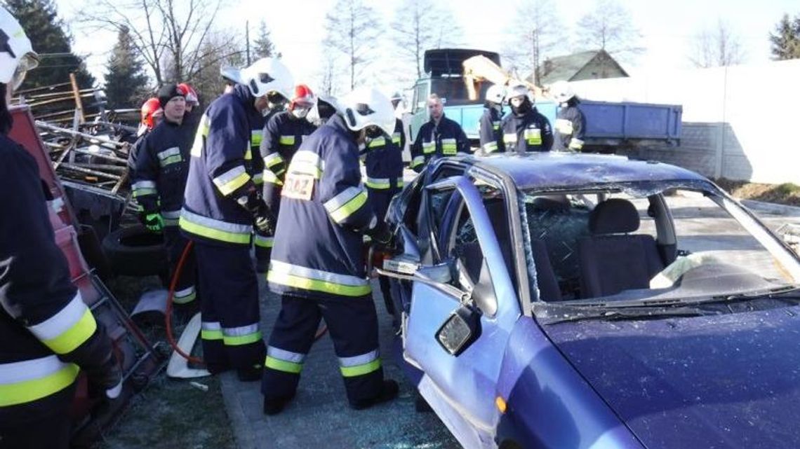 Nowi strażacy wstąpili w szeregi Ochotniczej Straży Pożarnej [zdjęcia]