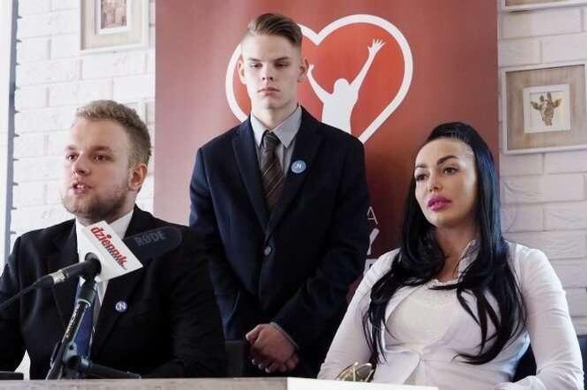 Nowoczesna odcina się od konferencji z polską Angeliną. "Brad" kończy karierę w młodzieżówce