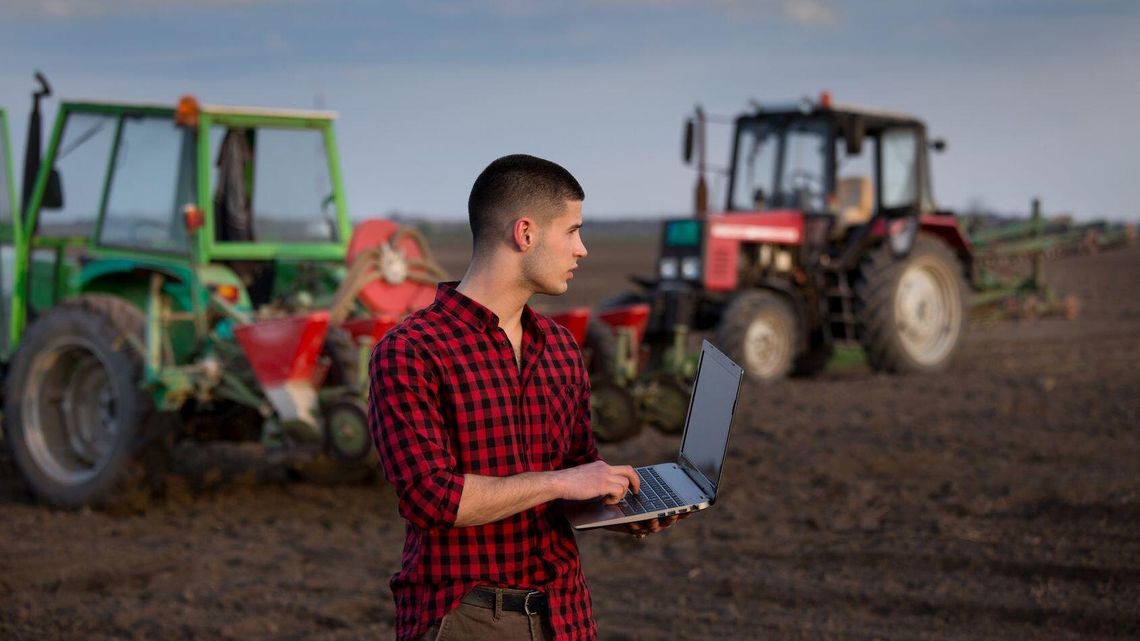 Nowoczesny rolnik stawia na innowacje. Sprawdź ciągniki przyszłości