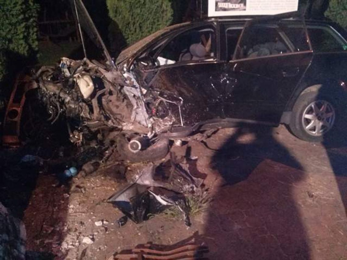 Nowodwór: Wjechał w ogrodzenie, zniszczył pomnik