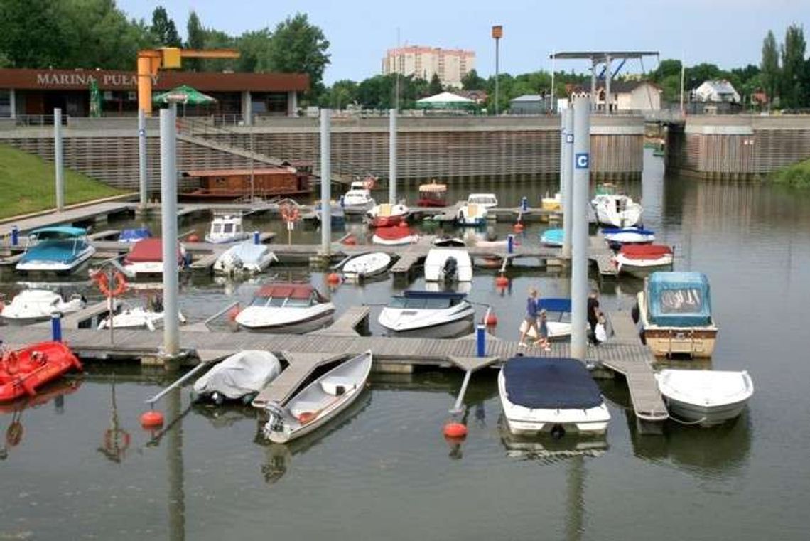 Nowości na Marinie w Puławach: Kawiarnia z ogródkiem i potańcówki na piachu Nowości na Marinie w Puławach: Kawiarnia z ogródkiem i potańcówki na piachu