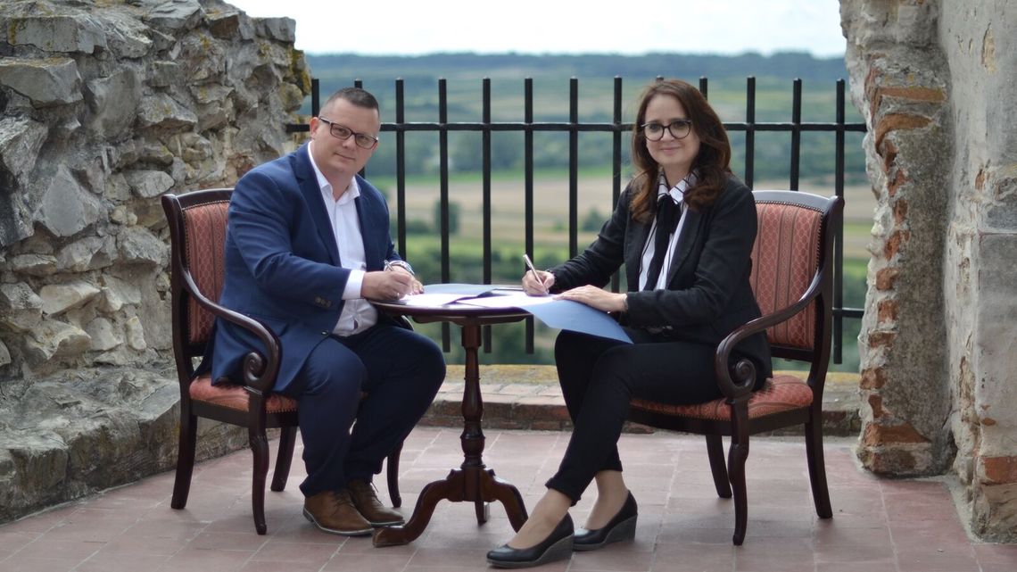 Nowości w Janowcu: bilet na inny zamek i pierwszy parkomat