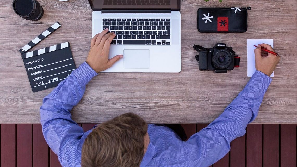 Nowy etat w ratuszu. Praca z projektami graficznymi Nowy etat w ratuszu. Praca z projektami graficznymi