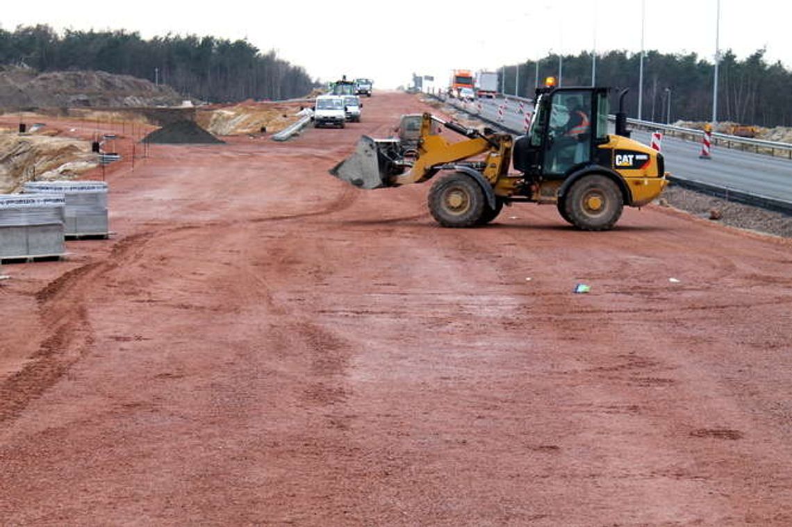 Nowy fragment drogi ekspresowej S12 gotowy już w 90 procentach [zdjęcia]