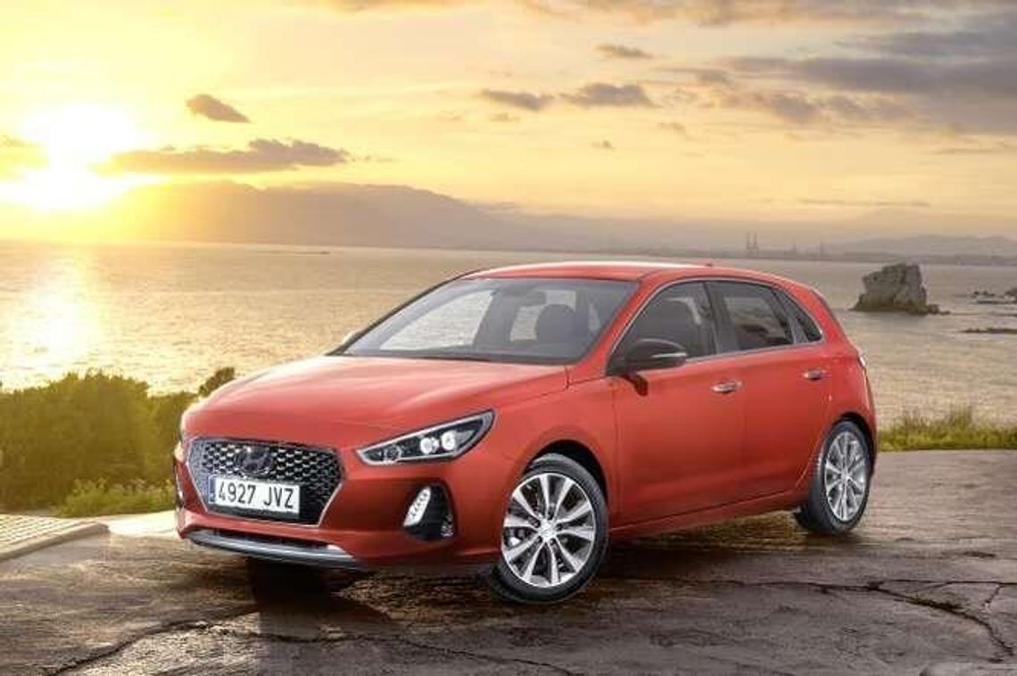 Nowy Hyundai i30 rzuca rękawicę golfowi