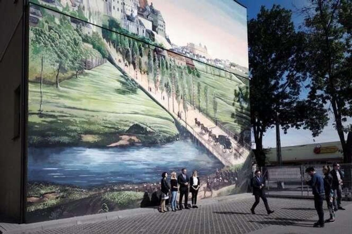 Nowy mural przy ul. Zamojskiej już gotowy. W tym roku powstaną jeszcze dwa [zdjęcia]