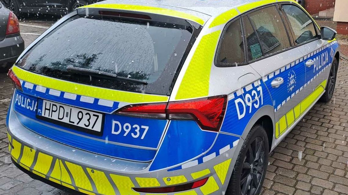 Nowy radiowóz dla drogówki. Rzuca się w oczy i błyska