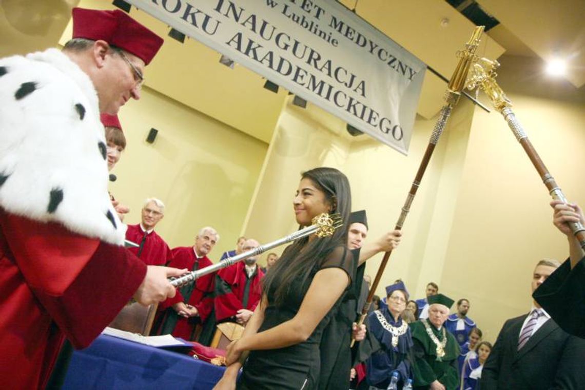 Nowy rok akademicki na Uniwersytecie Medycznym. Mniej studentów