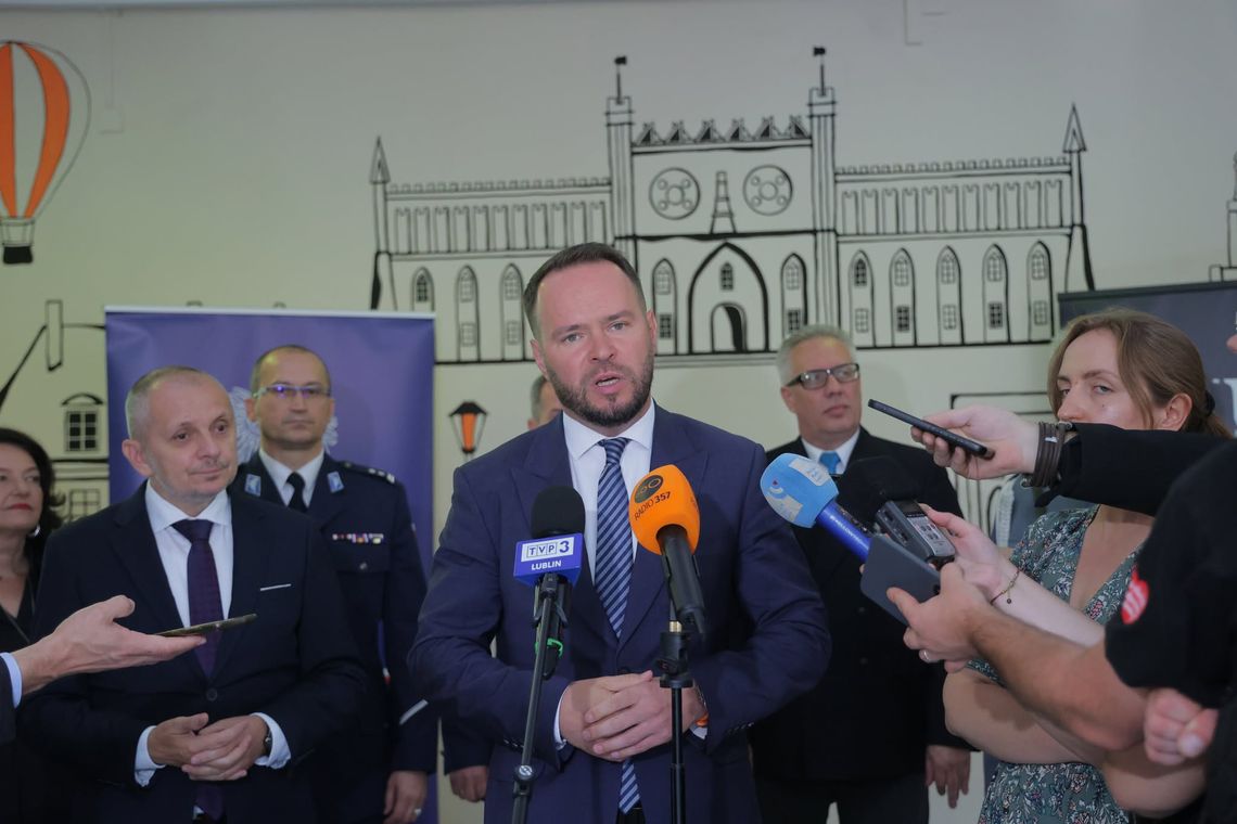 Nowy rok szkolny, nowe wyzwania. W lubelskich szkołach wracają uczniowie. „Musimy przyzwyczajać się do zmian” Nowy rok szkolny, nowe wyzwania. W lubelskich szkołach wracają uczniowie. „Musimy przyzwyczajać się do zmian”