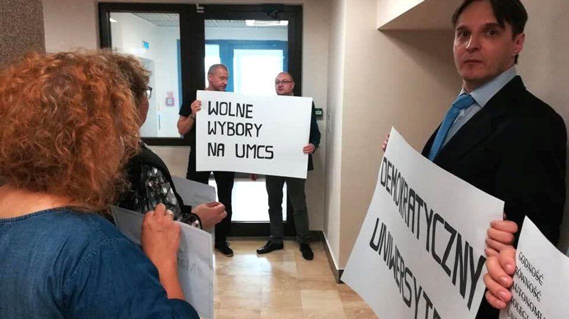 Nowy statut UMCS przyjęty mimo sprzeciwu. Najbardziej kontrowersyjne zapisy pozostały