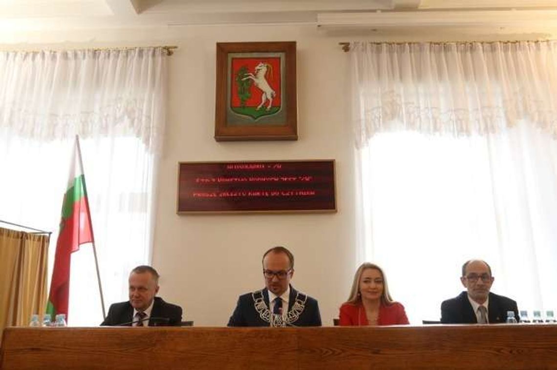 Nowy system do głosowania radnych będzie kosztować 123 tys. zł Nowy system do głosowania radnych będzie kosztować 123 tys. zł