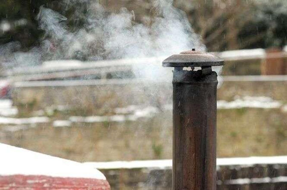 Nowy wóz dla strażników. Umożliwi m.in. pobranie próbek dymu