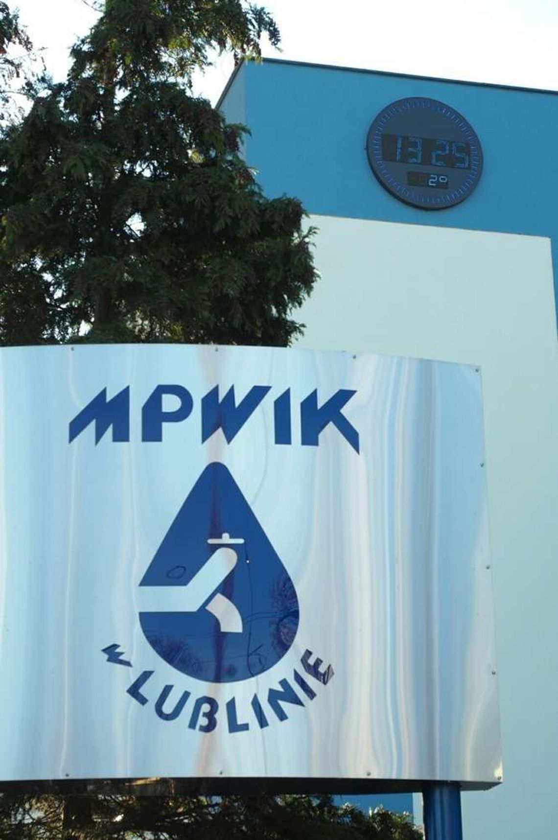 Nowy zegar na budynku MPWiK w Lublinie