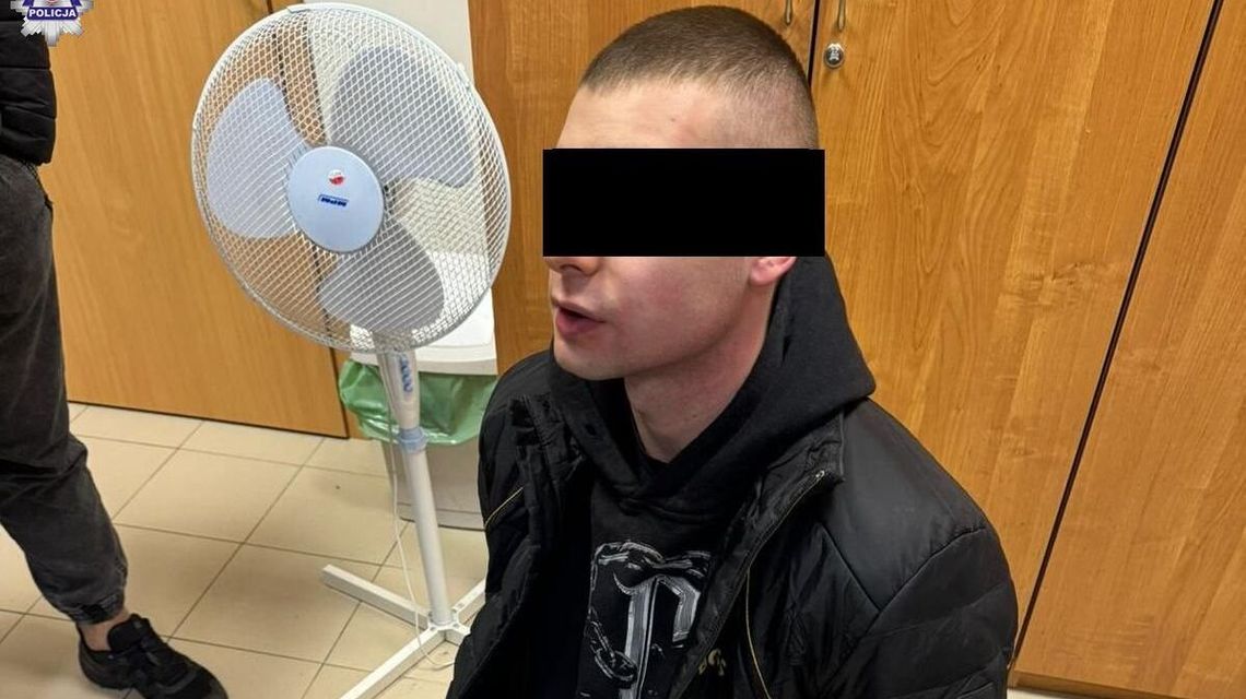 Nożownik zaatakował młodego mężczyznę na klatce schodowej 