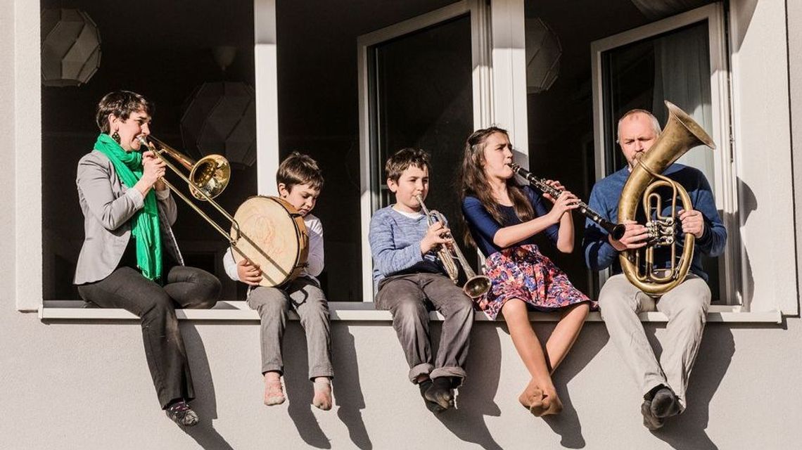 O chodzeniu z Konopielką na Facebooku Warsztatów Kultury