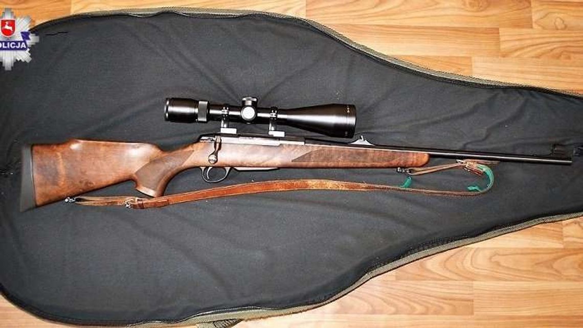 O krok od tragedii. Myśliwy strzelał do lisa, trafił w dom. Tuż obok ludzi