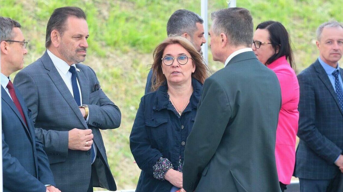 O królu Kazimierzu Wielkim i kaktusach na dłoniach. Politycy PiS otworzyli odcinek S19