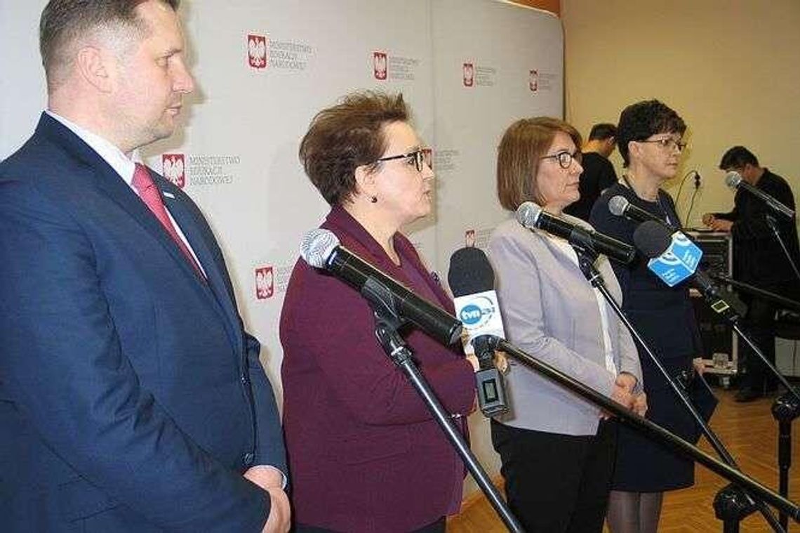 O pensjach i wadze tornistrów. Co minister edukacji obiecała w Chełmie? O pensjach i wadze tornistrów. Co minister edukacji obiecała w Chełmie?