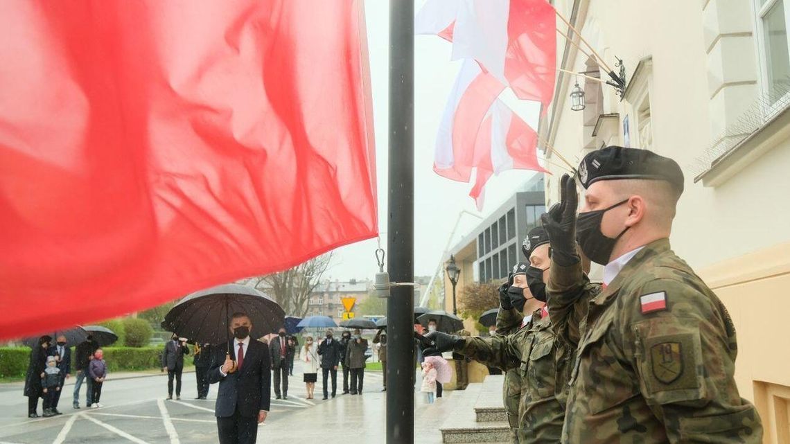 Obchody Dnia Flagi Rzeczypospolitej Polskiej w Lublinie. "To nie mechaniczny i nic nie znaczący rytuał" [zdjęcia]