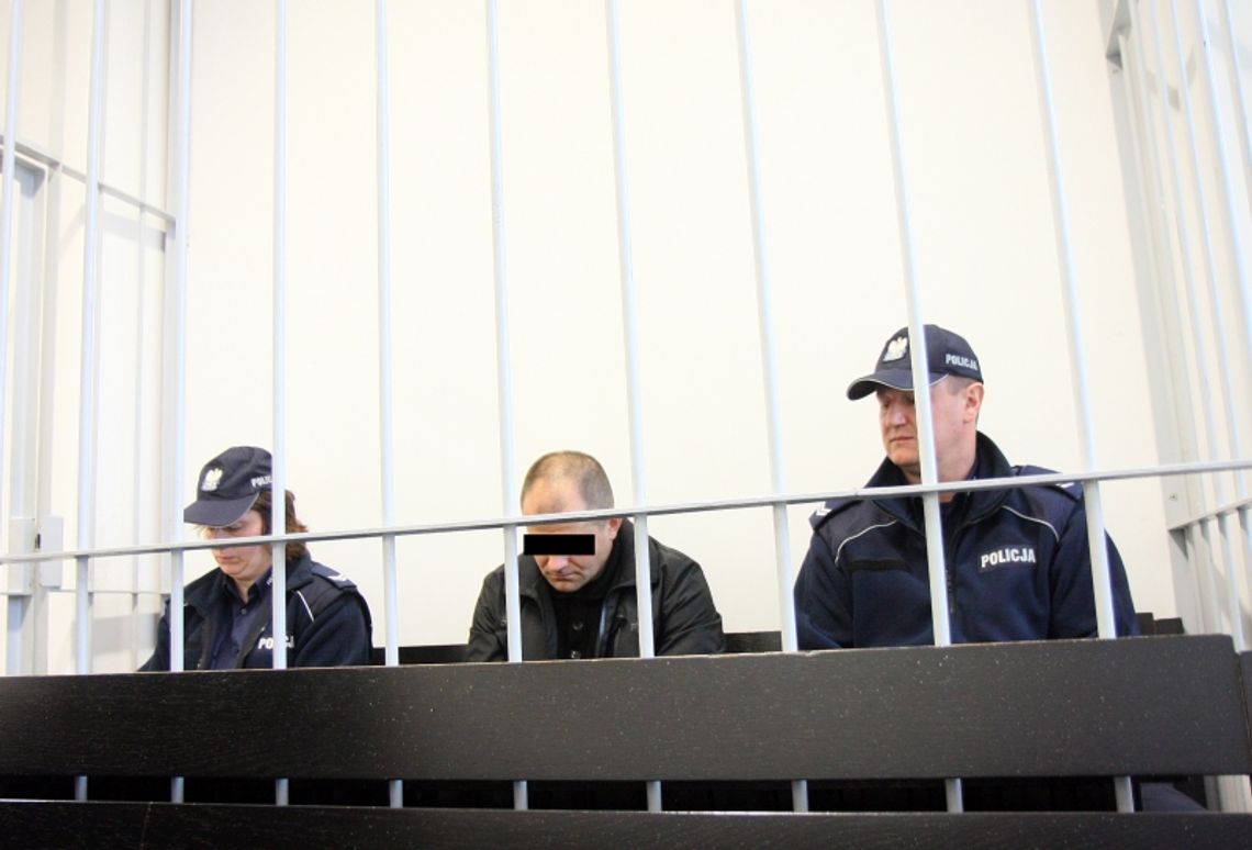 Obiecywali, że będzie modelką i zgwałcili. Ofiara chce 100 tys. zł od oprawcy