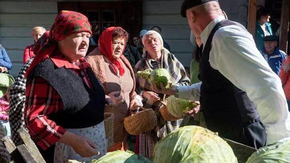 Obieraczki kapuściane w Skansenie Obieraczki kapuściane w Skansenie