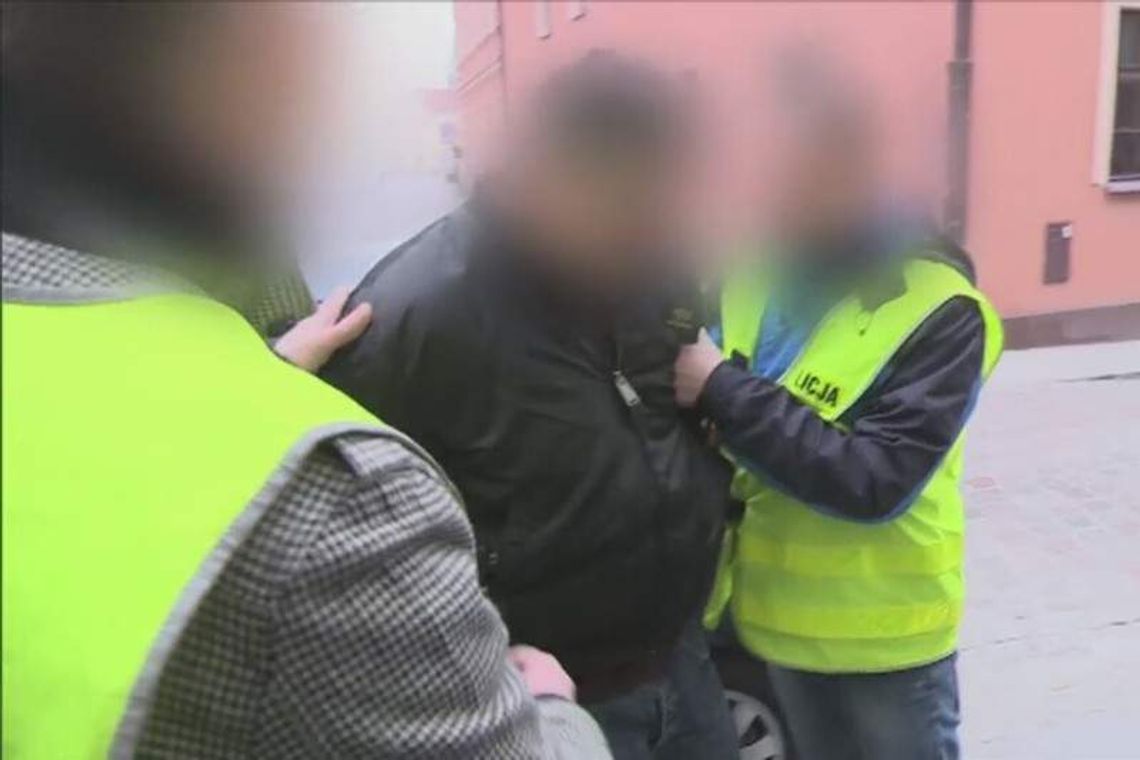 Oblał żonę łatwopalną substancją i podpalił