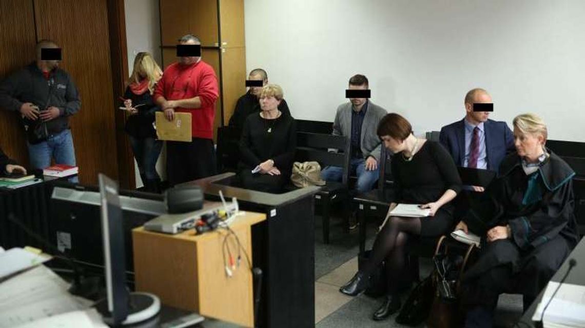 Oblewali się rosołem, by wyłudzać odszkodowania. Jest wyrok