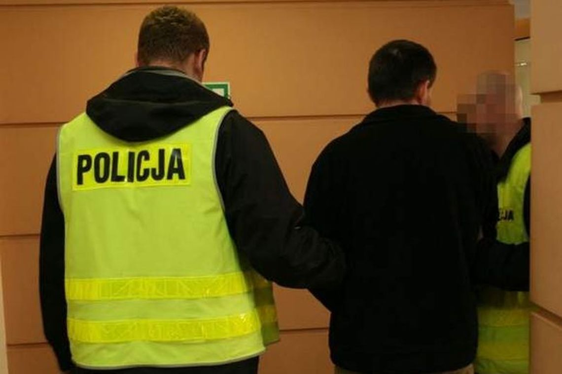 Obnażał się przed dziećmi. Chce dwóch lat więzienia w zawieszeniu Obnażał się przed dziećmi. Chce dwóch lat więzienia w zawieszeniu
