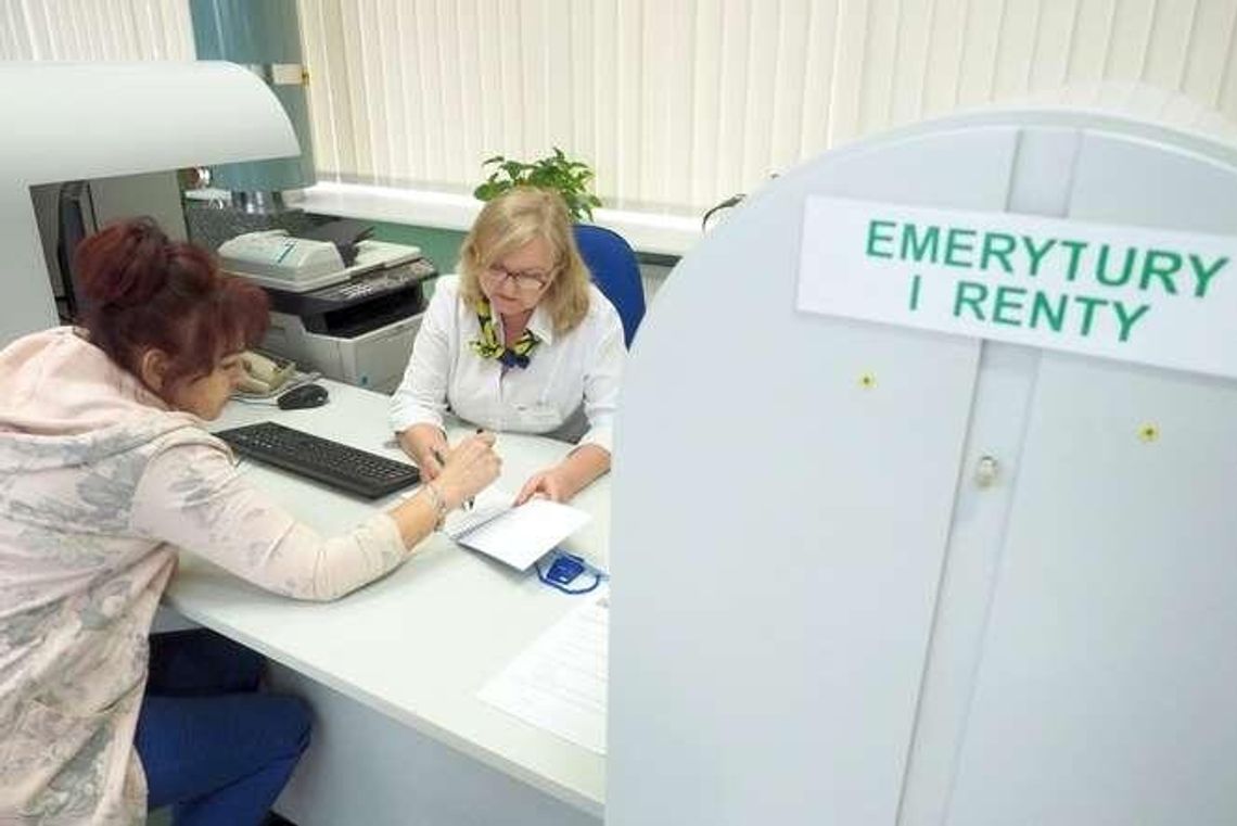 Obniżenie wieku emerytalnego. Kolejki do doradców ZUS