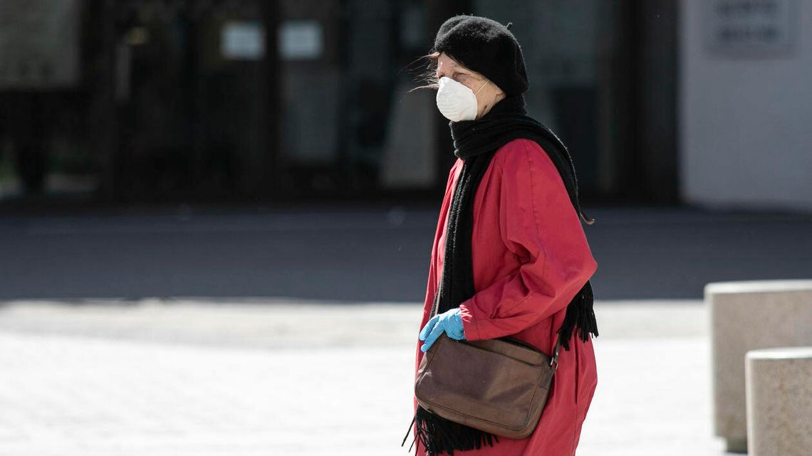 Obostrzenia jeszcze w tym tygodniu? Może być powrót do maseczek na dworze