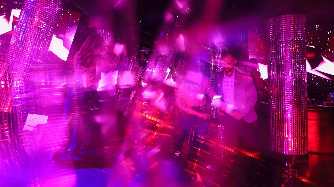 Obostrzenia na sylwestra, nauka zdalna i obowiązkowy test dla domownika osoby chorej na COVID-19