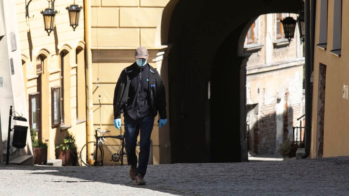 Obostrzenia z żółtej strefy na terenie całego kraju. Jakich zasad należy przestrzegać?