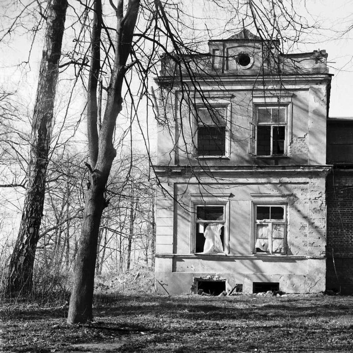 Obraz upadku. Wystawa fotografii Macieja Sztorca