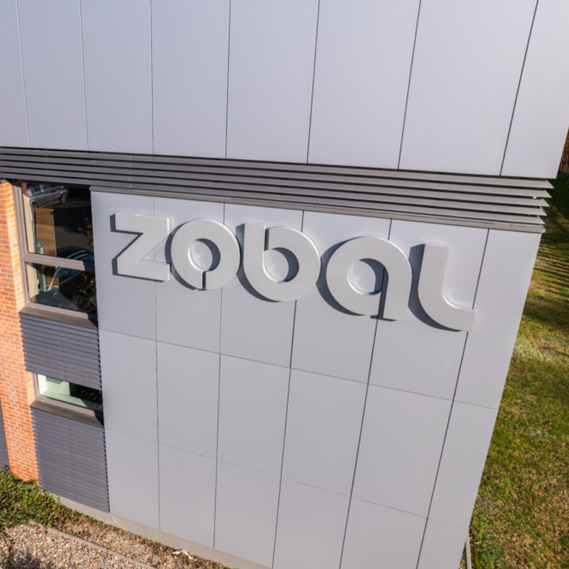 Obróbka CNC i anodowanie w jednym miejscu – zalety ZOBAL , anodowanie aluminium , barwienie aluminium , obróbka CNC aluminium , obróbka CNC metali , obróbka aluminium CNC , obróbka metali CNC , frezowanie CNC aluminium , toczenie CNC aluminium , cięcie CNC aluminium