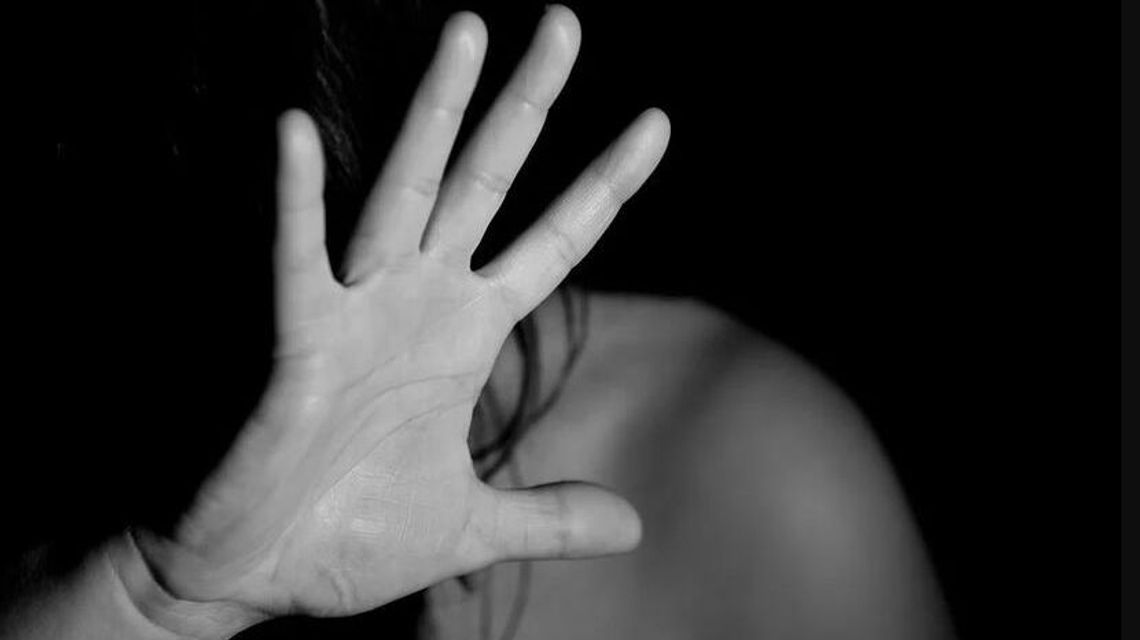 Obrzucali mąką i strzelali gumowymi kulkami w Indonezyjczyków. Staną przed sądem  