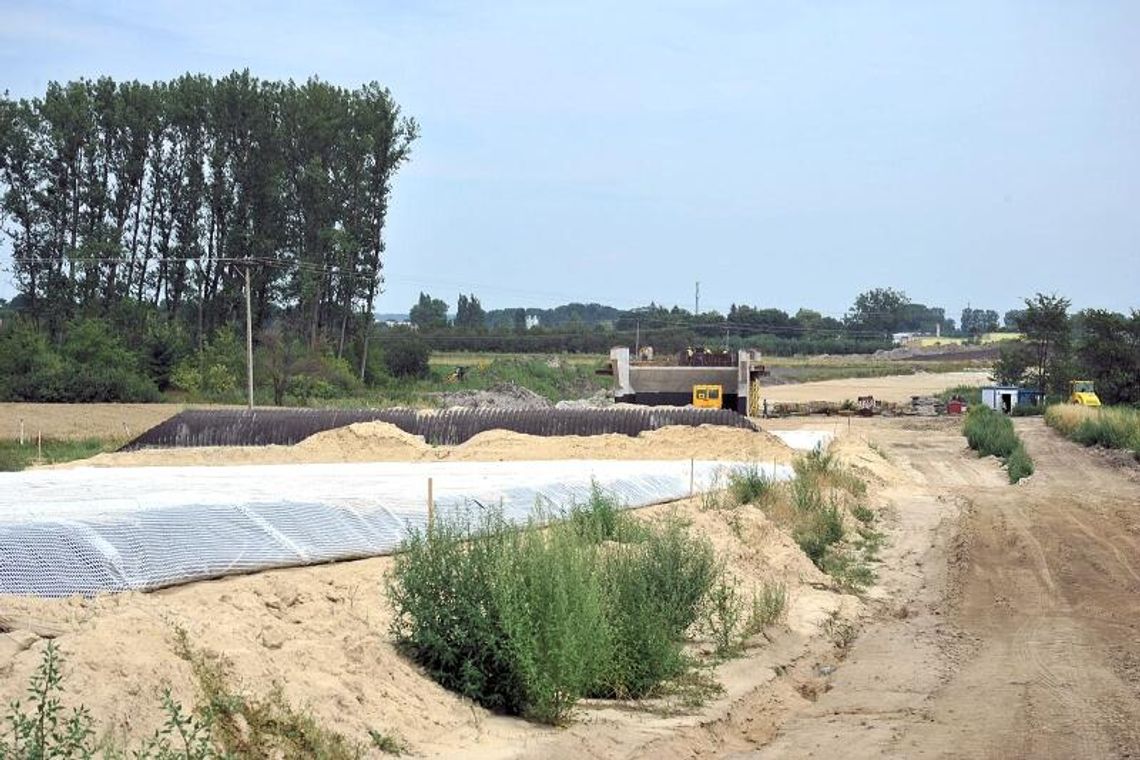 Obwodnica Hrubieszowa utknęła w polu. Wykonawca chce odszkodowania