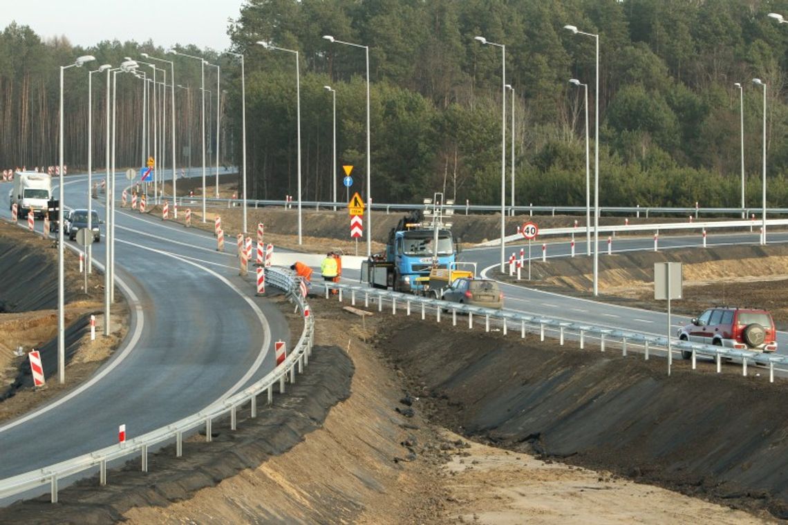 Obwodnica Kocka gotowa: 8 km drogi ekspresowej i dwa mosty (wideo)