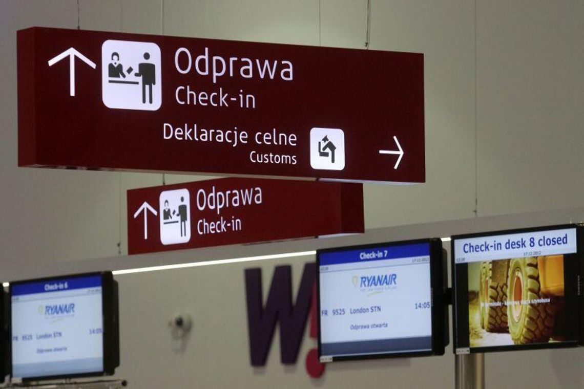 Ochrona Lotniska Lublin skarży się na pracę. \"Chaos i dużo nadgodzin\"