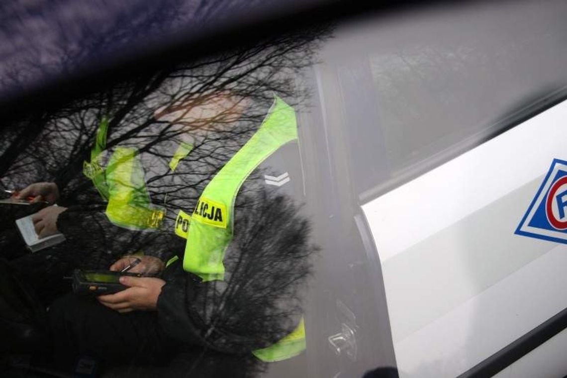 Ochroniarz sklepu ugodzony nożem