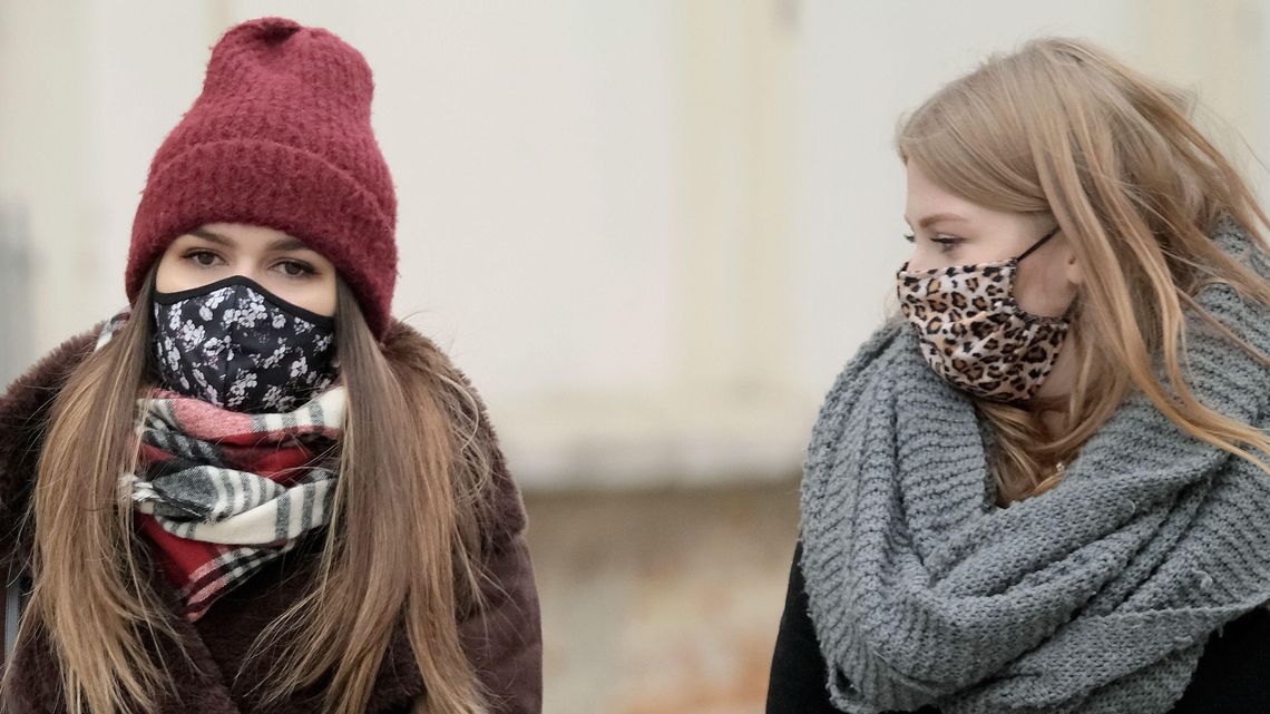 Od dzisiaj łagodniejsze obostrzenia epidemiczne. Co się zmienia?