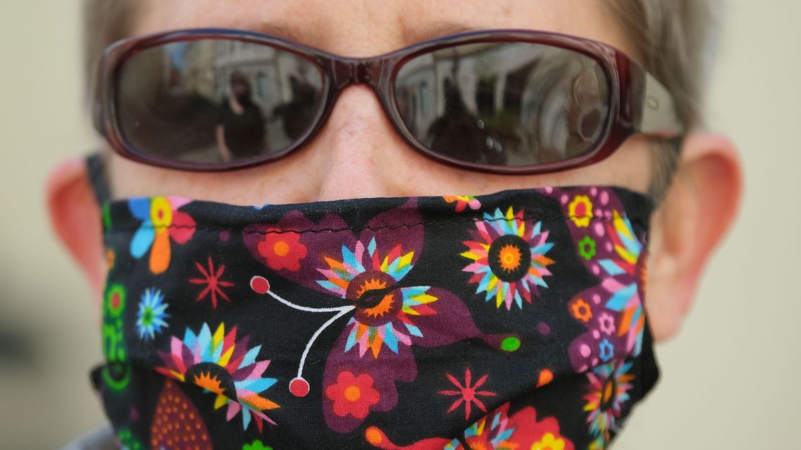 Od dzisiaj niemal koniec z maseczkami. "Zniesienie obostrzeń nie oznacza, że kończy się epidemia" Od dzisiaj niemal koniec z maseczkami. "Zniesienie obostrzeń nie oznacza, że kończy się epidemia"