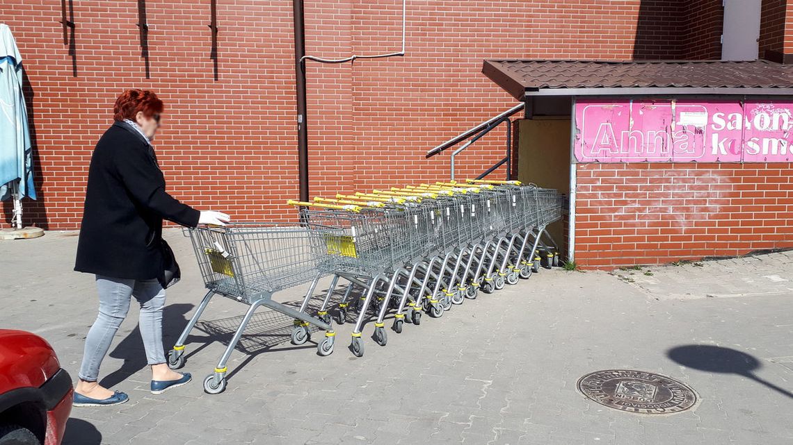 Od kiedy w sklepach wracają godziny dla seniorów?