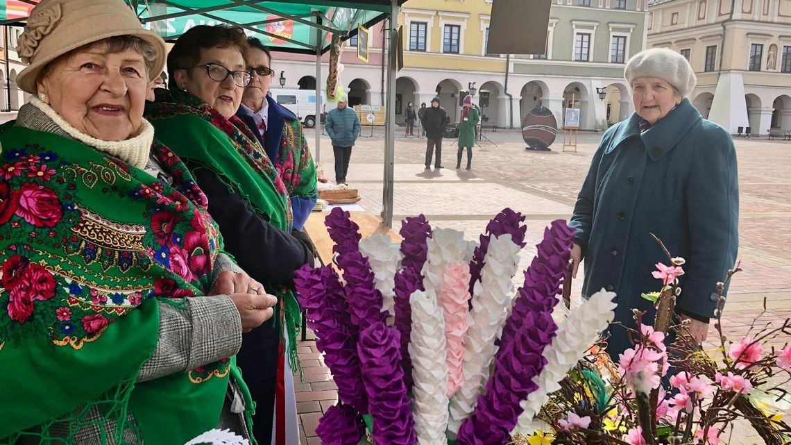 Od pisanek po zajączki. Kiermasz Wielkanocny na Rynku Wielkim w Zamościu Od pisanek po zajączki. Kiermasz Wielkanocny na Rynku Wielkim w Zamościu