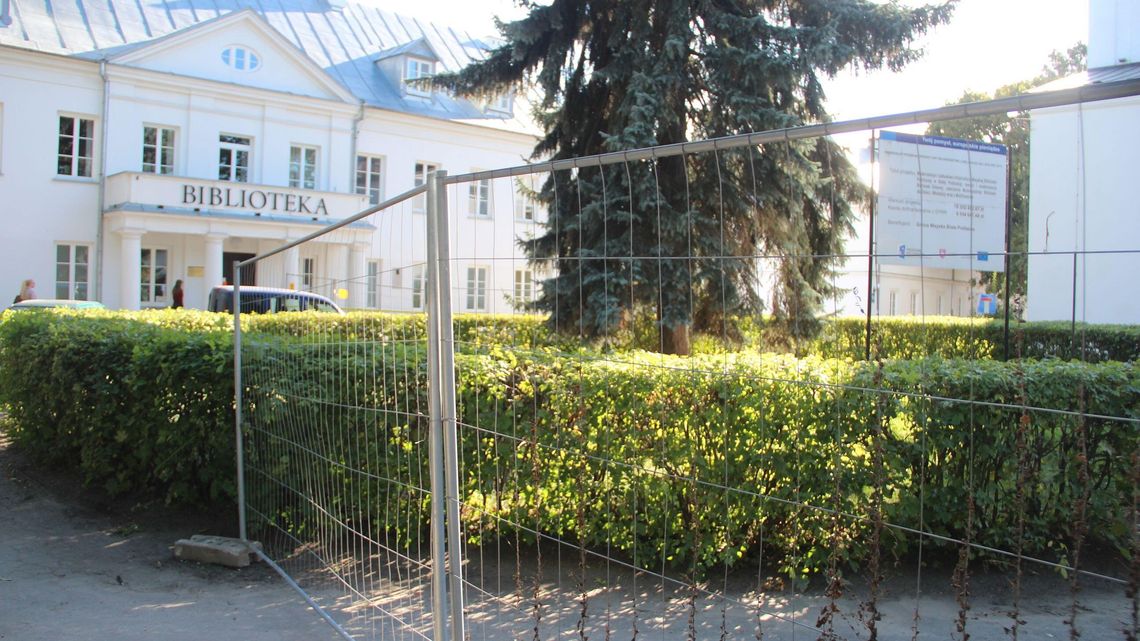 Od poniedziałku do parku nie wjedziesz Od poniedziałku do parku nie wjedziesz