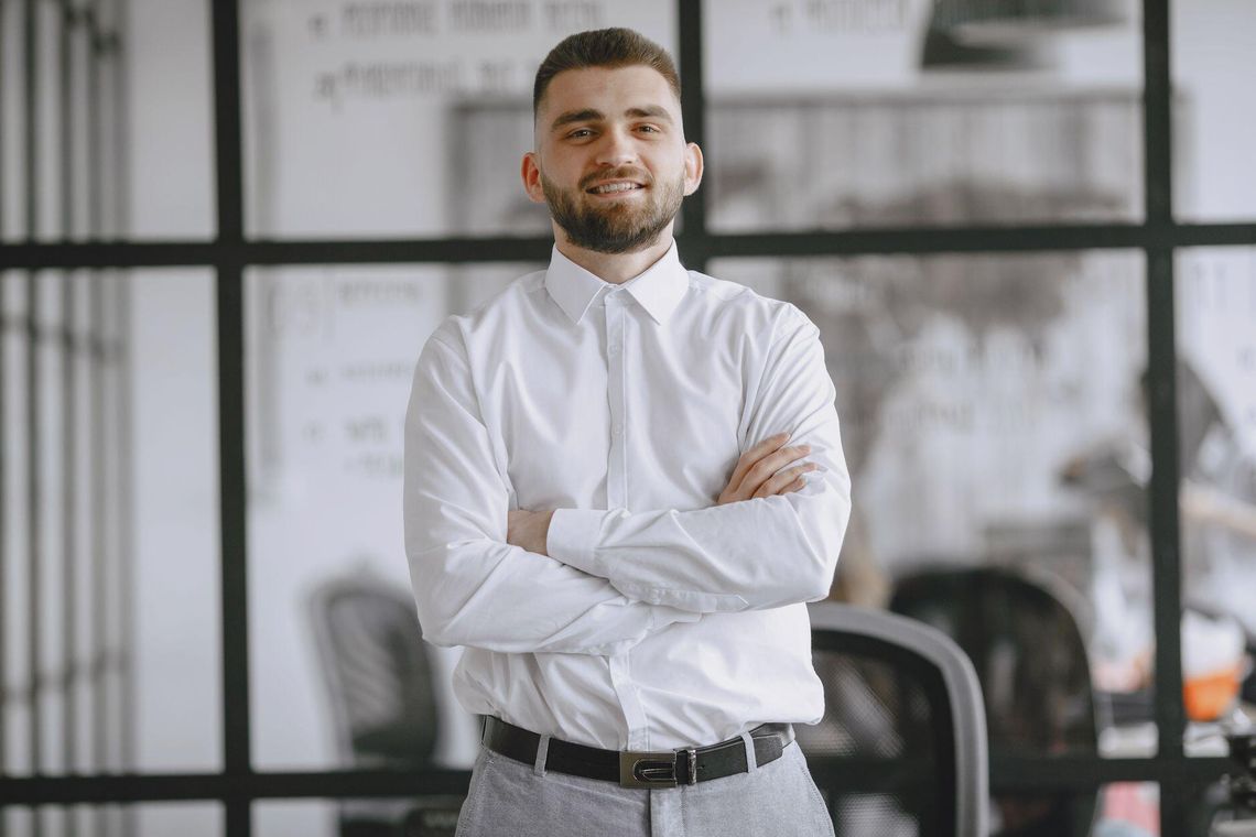 Od trybiku w maszynie do partnera w biznesie: jak bezpiecznie przenieść swoją karierę ubezpieczeniową z korporacji do multiagencji? Od trybiku w maszynie do partnera w biznesie: jak bezpiecznie przenieść swoją karierę ubezpieczeniową z korporacji do multiagencji?