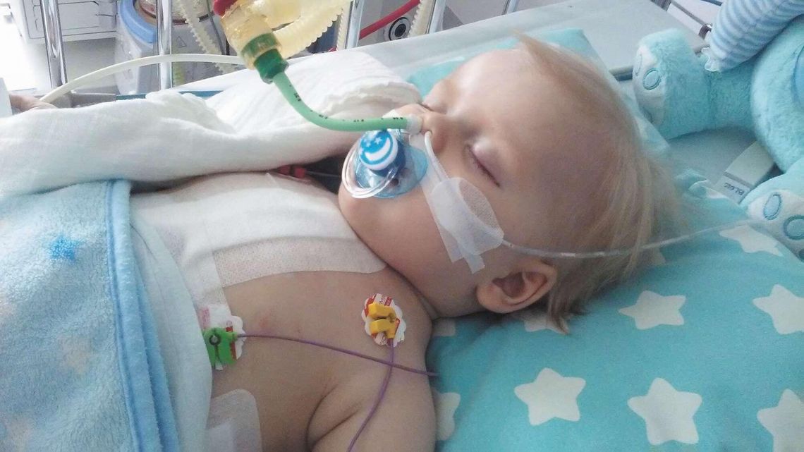 Od urodzenia walczy o życie. Potrzebna kolejna operacja dla 2-latka. Możemy pomóc Od urodzenia walczy o życie. Potrzebna kolejna operacja dla 2-latka. Możemy pomóc