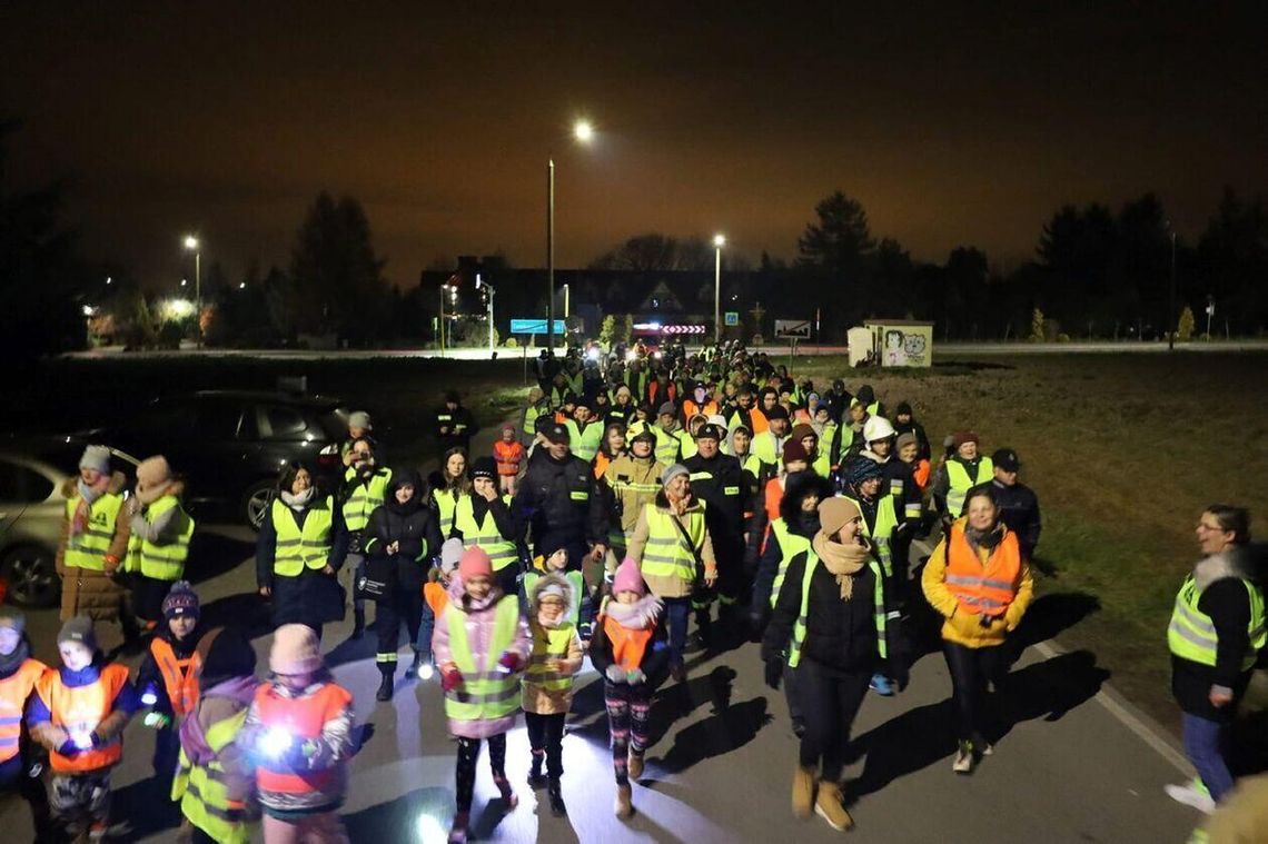 "Odblaskowy spacer" w Zemborzycach 